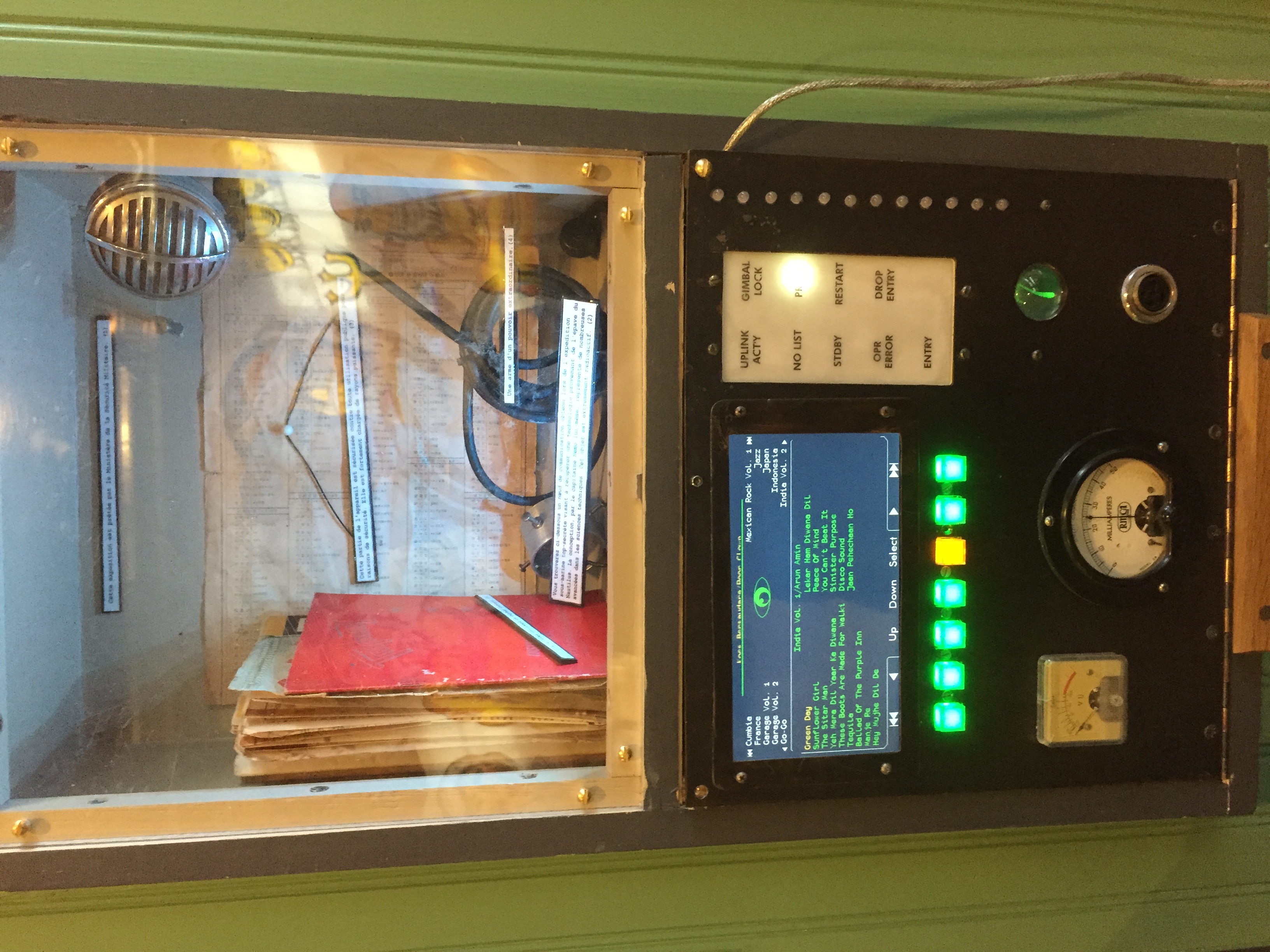 Jukebox using custom embedded microelectronics and poplar case